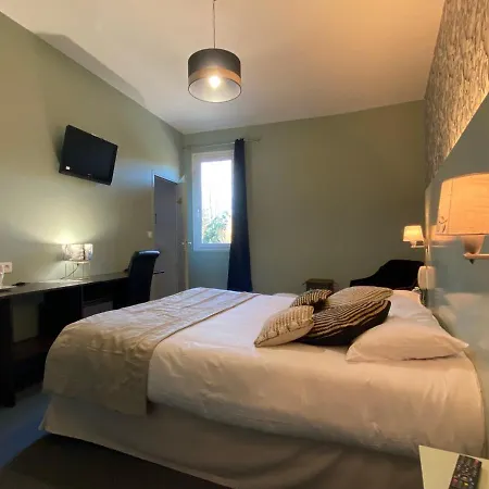 Logis Aux Berges De L'aveyron Hotel 3*