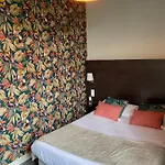 Aux Berges De L'aveyron-maison By Logis Hotel 3*