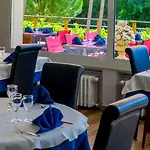 Aux Berges De L'aveyron-maison By Logis Hotel 3*