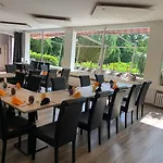 Aux Berges De L'aveyron-maison By Logis Hotel 3*