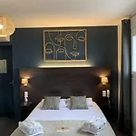 Aux Berges De L'aveyron-maison By Logis Hotel 3*