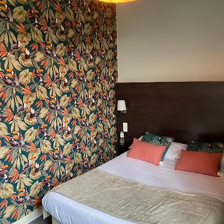 Logis Aux Berges De L'aveyron Hotel 3*