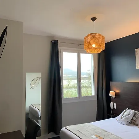 Hotel Aux Berges De L'aveyron-maison By Logis Onet-le-Château
