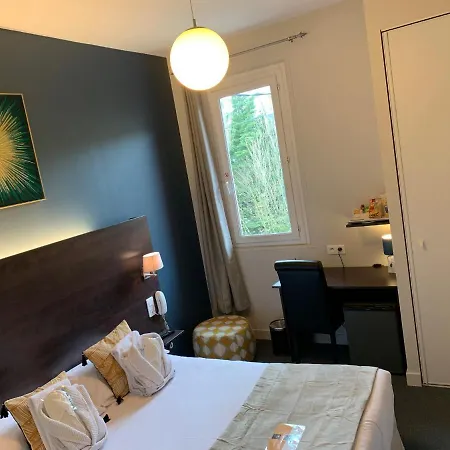 Logis Aux Berges De L'aveyron Hotel