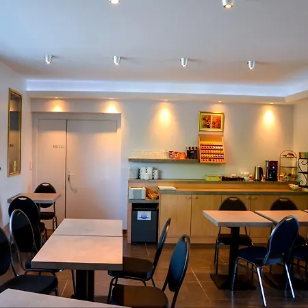 Hotel Logis Aux Berges De L'aveyron