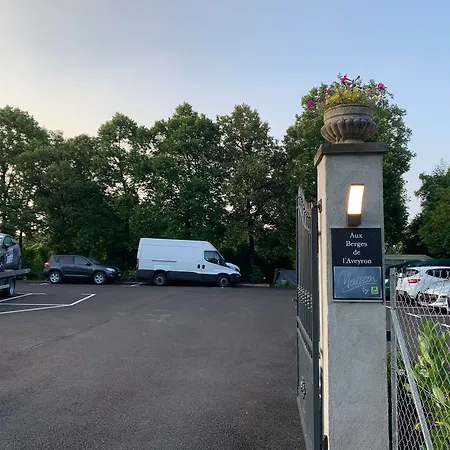 Hotel Aux Berges De L'aveyron-maison By Logis 3*