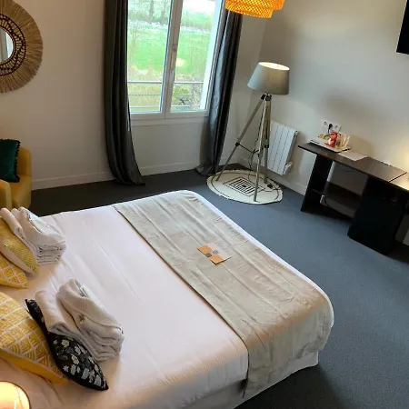 Hotel Logis Aux Berges De L'aveyron 3*