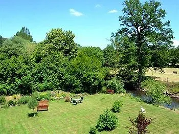 Logis Aux Berges De L'aveyron Hotel 3*