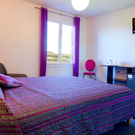 Hotel Logis Aux Berges De L'aveyron 3*