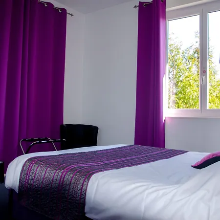 Logis Aux Berges De L'aveyron Hotel 3*