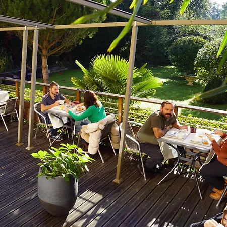 Hotel Logis Aux Berges De L'aveyron 3*