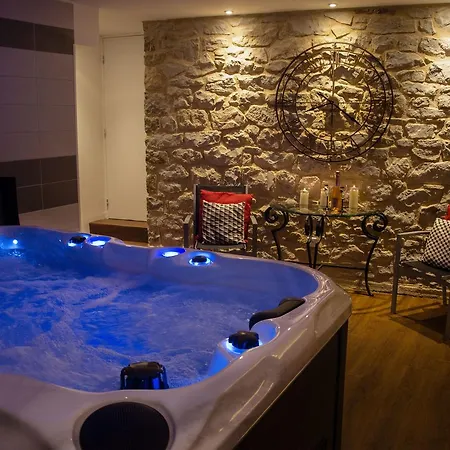 Aux Berges De L'aveyron-maison By Logis 3*