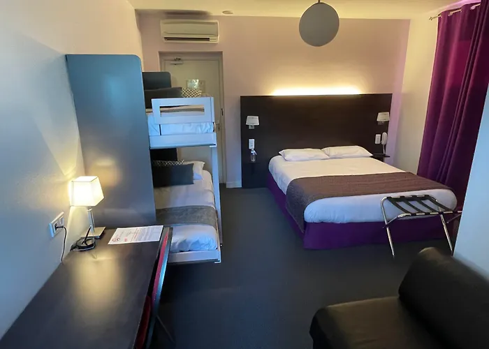 Logis Aux Berges De L'aveyron فندق