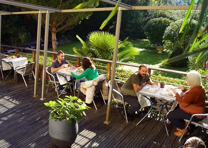 فندق Logis Aux Berges De L'aveyron 3*